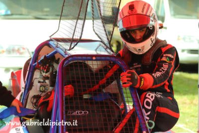 gabriel con casco